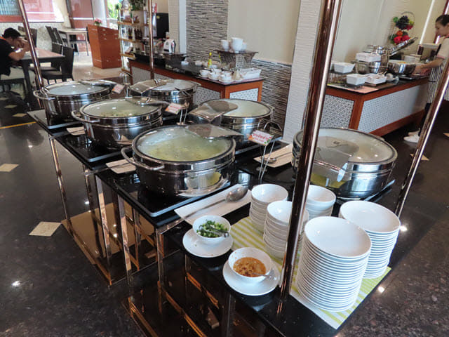 烏汶 Nartsiri Residence 自助早餐