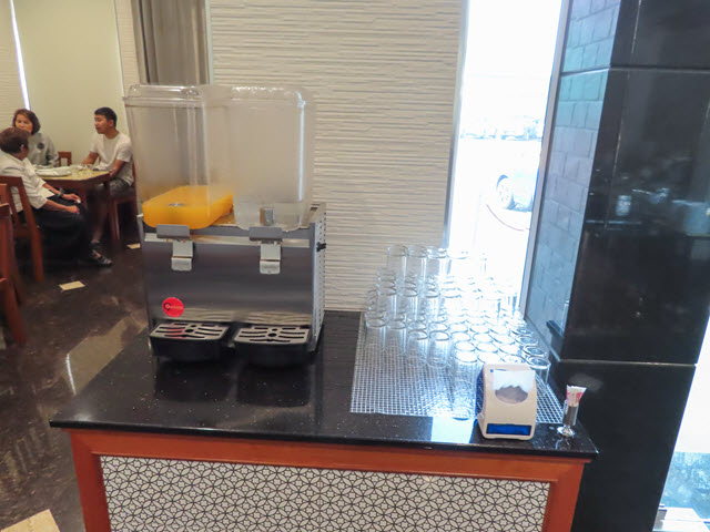 烏汶 Nartsiri Residence 自助早餐