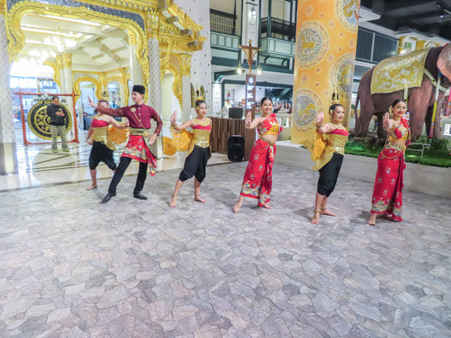 ICONSIAM 美食廣場 舞蹈表演